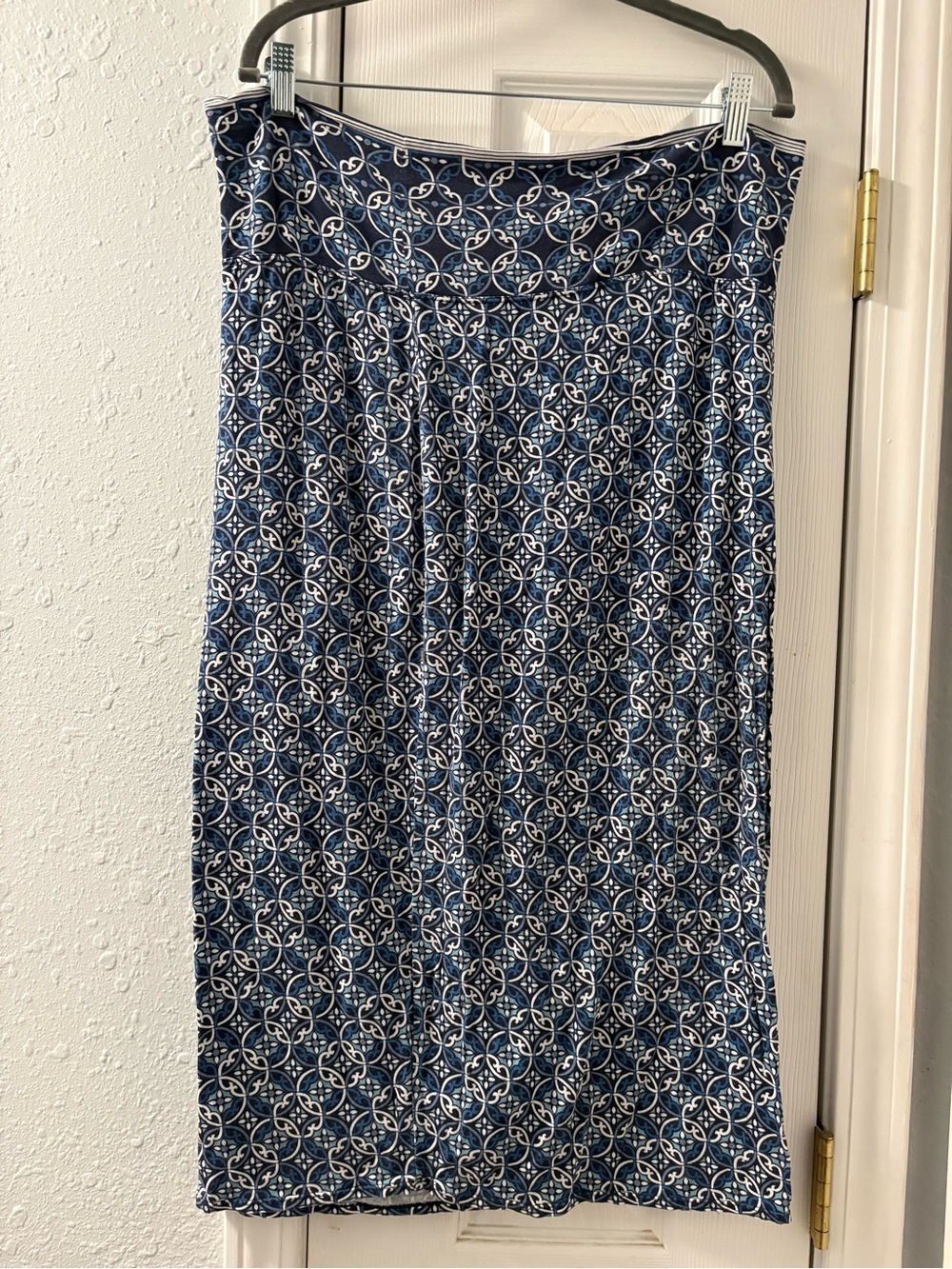 Max Studio Navy & White Geometric Knit Midi Skirt